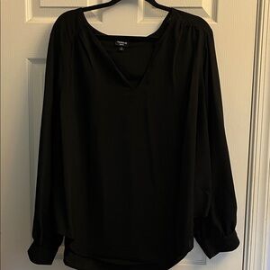 Torrid Women’s Black V-Neck long sleeve Blouse Size 1